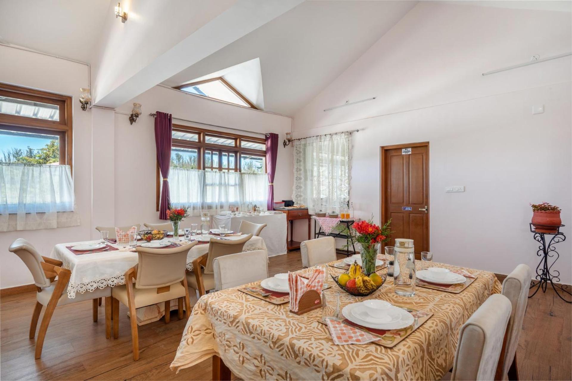 Stayvista At The West Wind 5Bhk Villa Ooty Comp Breakfast Buitenkant foto